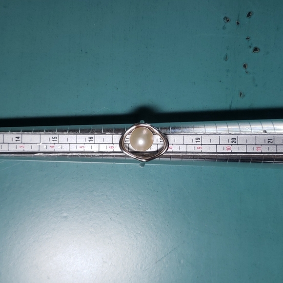 Beautiful Sterling Silver 925 Ring With Large Cream Freshwater pearl, adjustable - Picture 3 of 4